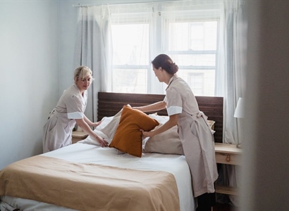 Is Your Hospitality Unreasonable or Unfeasible? Delighting the Guest Without Drowning Your Team